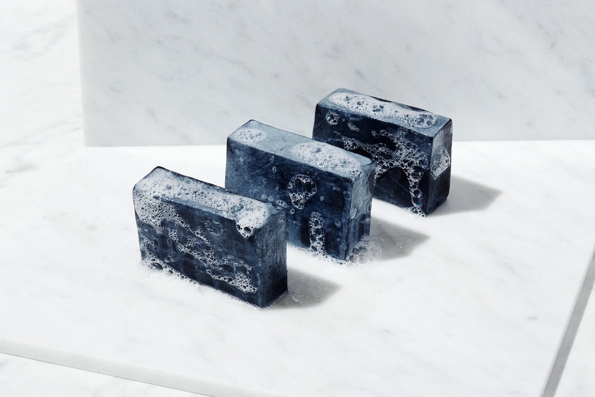 Purifying Charcoal Men's Soap Bar - 3 Pack - Image 2